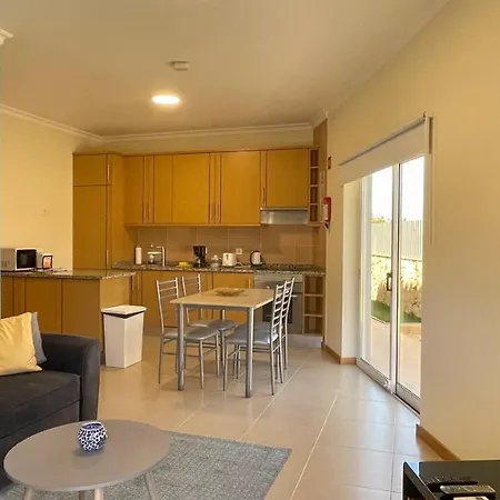 Oura Oasis A - Shared Pool - 4 Guests - Αλμπουφέιρα